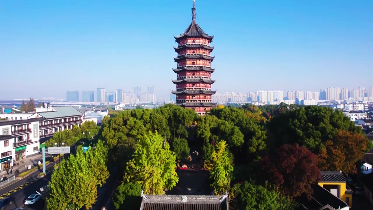 航拍苏州古城地标报恩寺塔北寺塔风景视频素材