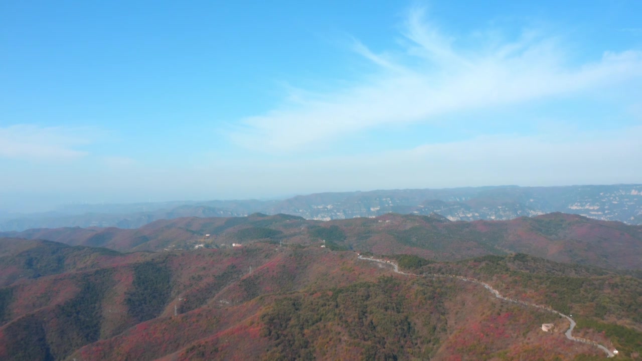 河南省郑州市登封市嵩山少林寺秋季航拍红叶视频素材