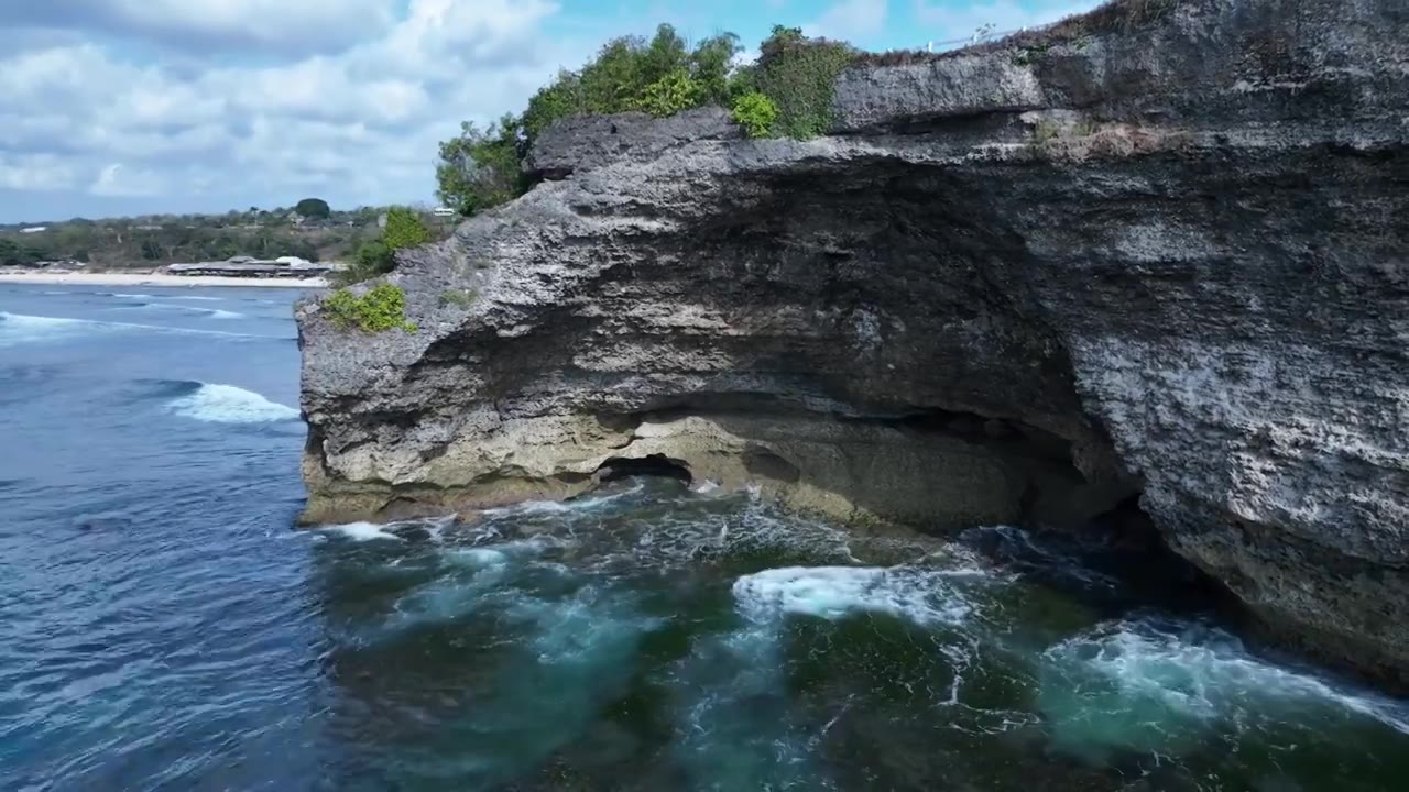 印度尼西亚巴厘岛海滨自然风光航拍视频素材