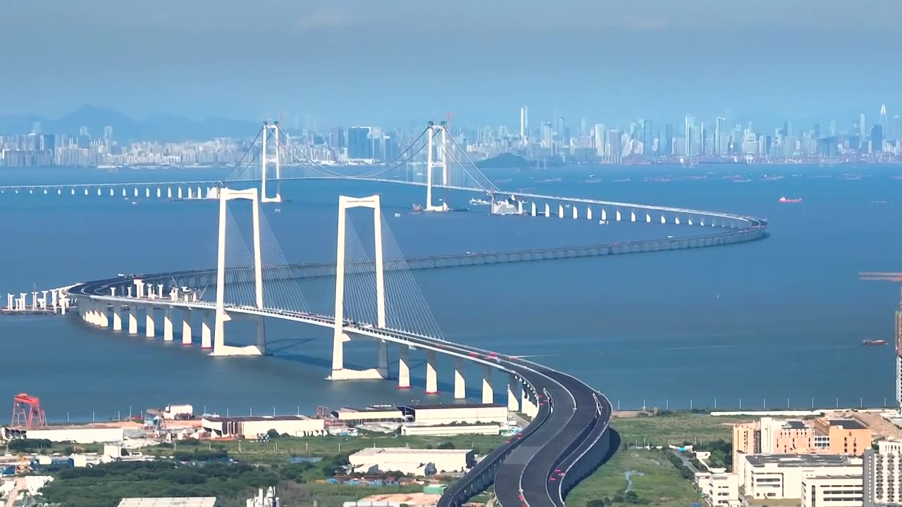 航拍深中通道跨海大桥视频素材