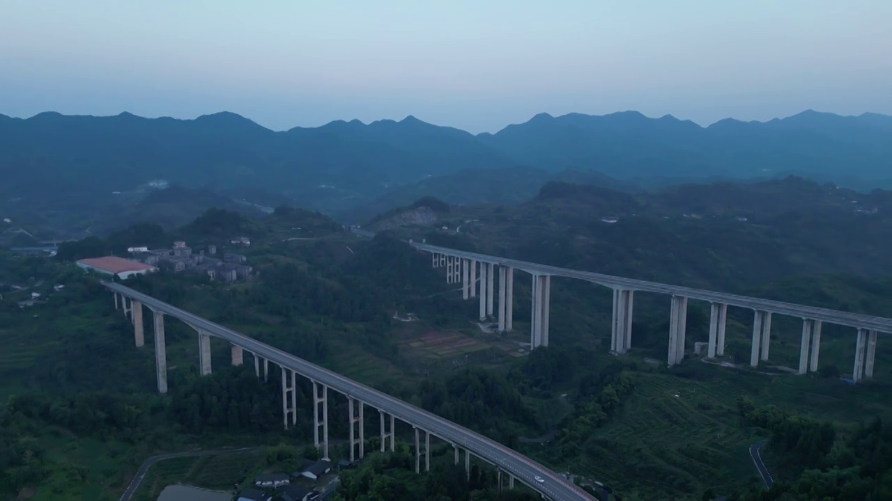 周家山大桥航拍视频素材画面2