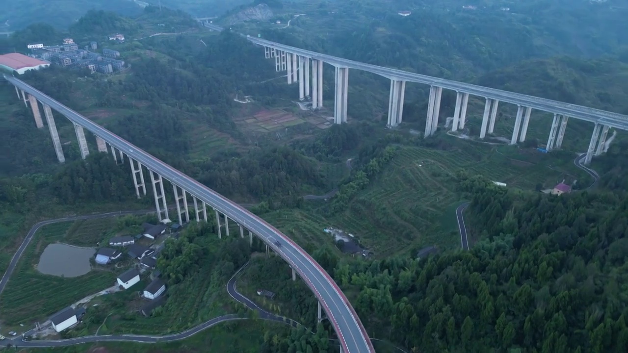 周家山大桥航拍视频素材画面1