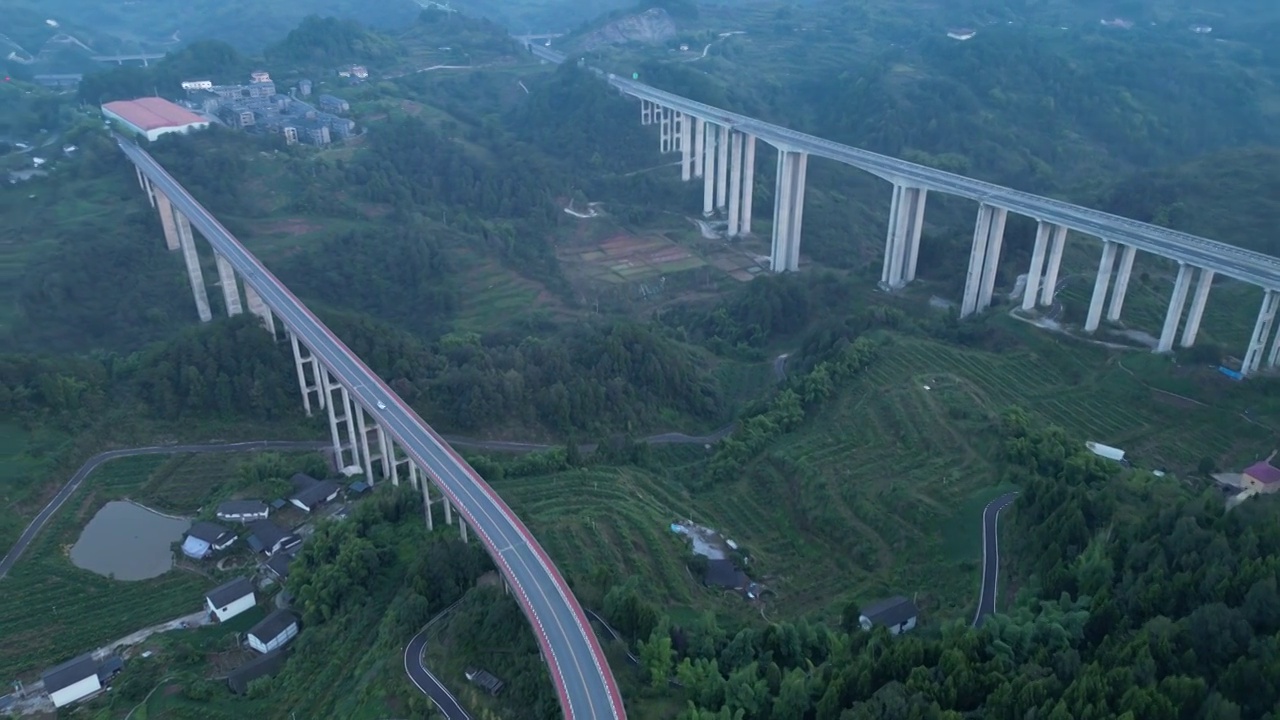 周家山大桥航拍视频素材画面2