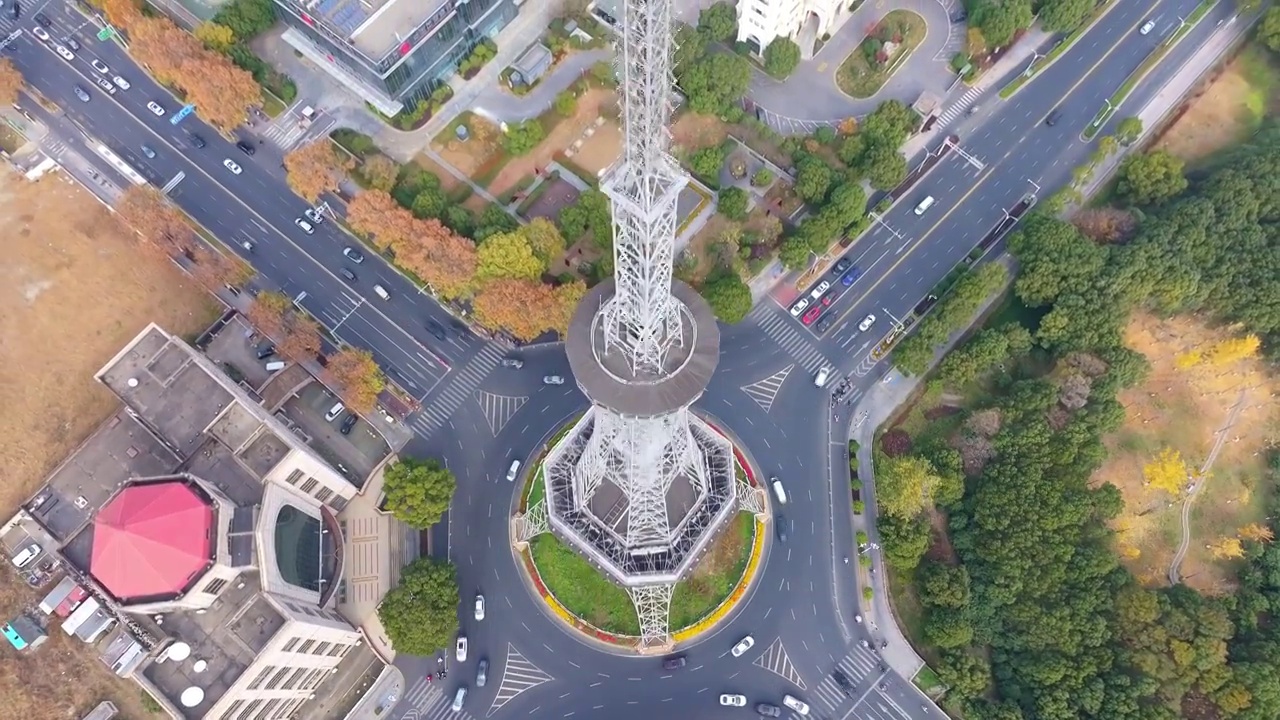 蓝天白云下苏州吴中区城市CBD，中润中心，东吴塔，保利大剧院等城市风景航拍视频素材