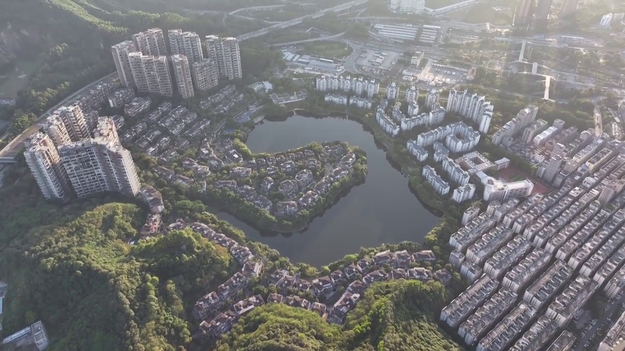 广东省深圳市龙岗区坂田街道星河丹堤梅林关航拍视频素材