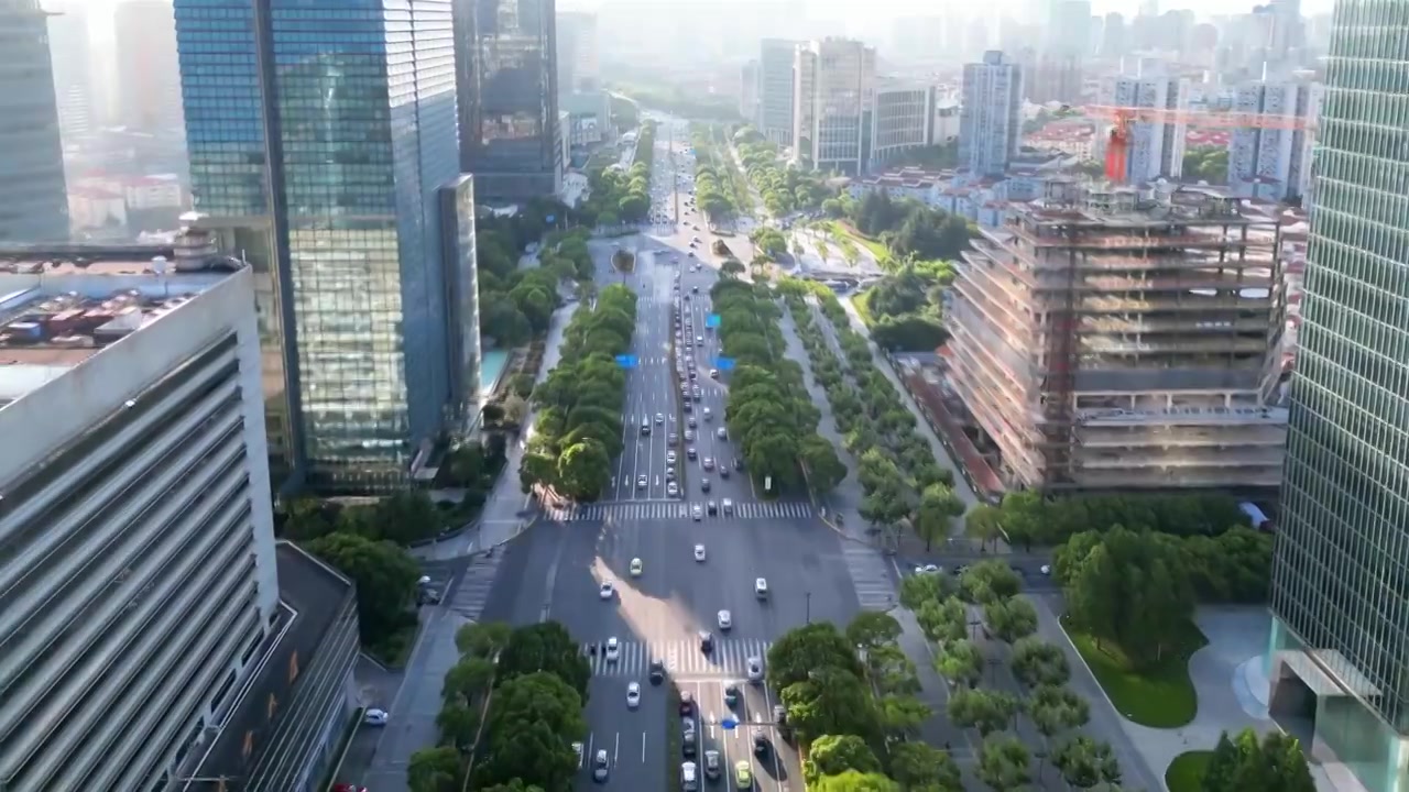 上海市世纪大道城市环境航拍风光视频素材画面4