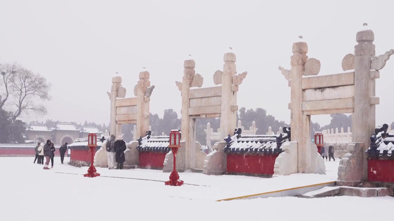 北京市天坛公园祈年殿棂星门皇穹宇雪景视频素材