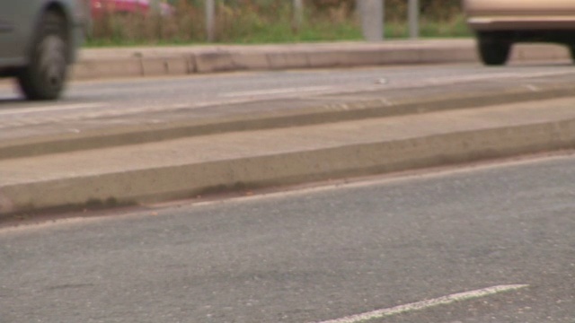 公路地面特写视频素材画面1