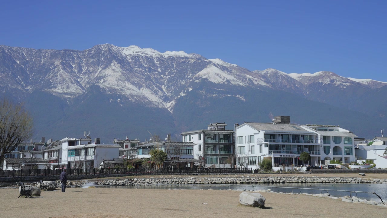 云南旅游大理苍山脚下洱海边村庄民宿视频素材