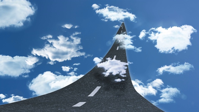 街道通向蓝色和多云的天空的动画视频素材画面2