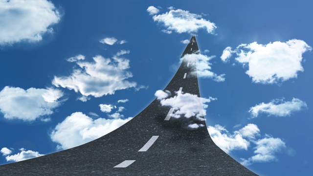 街道通向蓝色和多云的天空的动画视频素材画面3