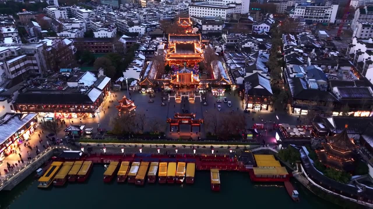 航拍南京夫子庙冬季雪景日落夜景 商业街大成殿龙照壁游船视频素材