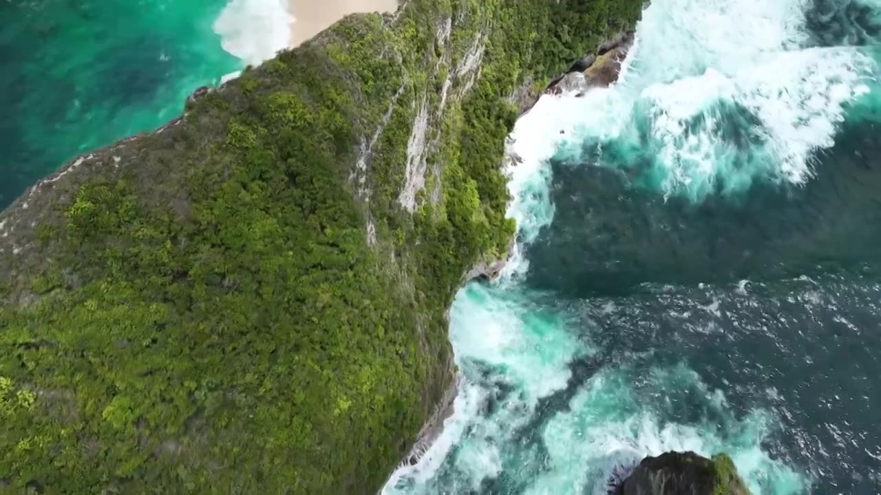 航拍印度尼西亚巴厘岛佩尼达岛海岛风光视频素材