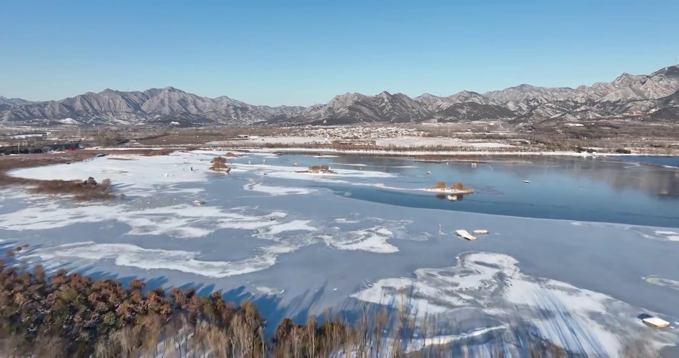 北京昌平七孔桥花海冬天雪景航拍视频素材