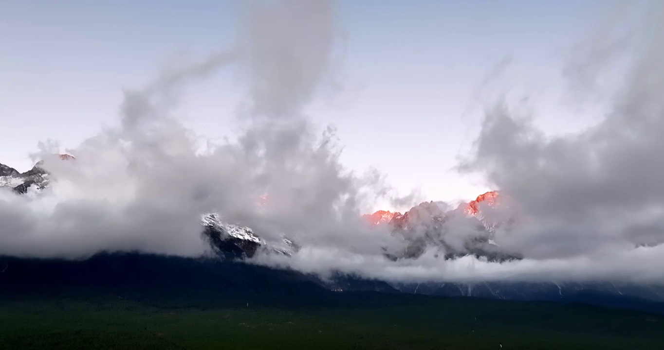 航拍丽江玉龙雪山视频素材