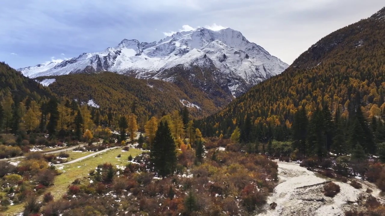 雅拉雪山视频素材