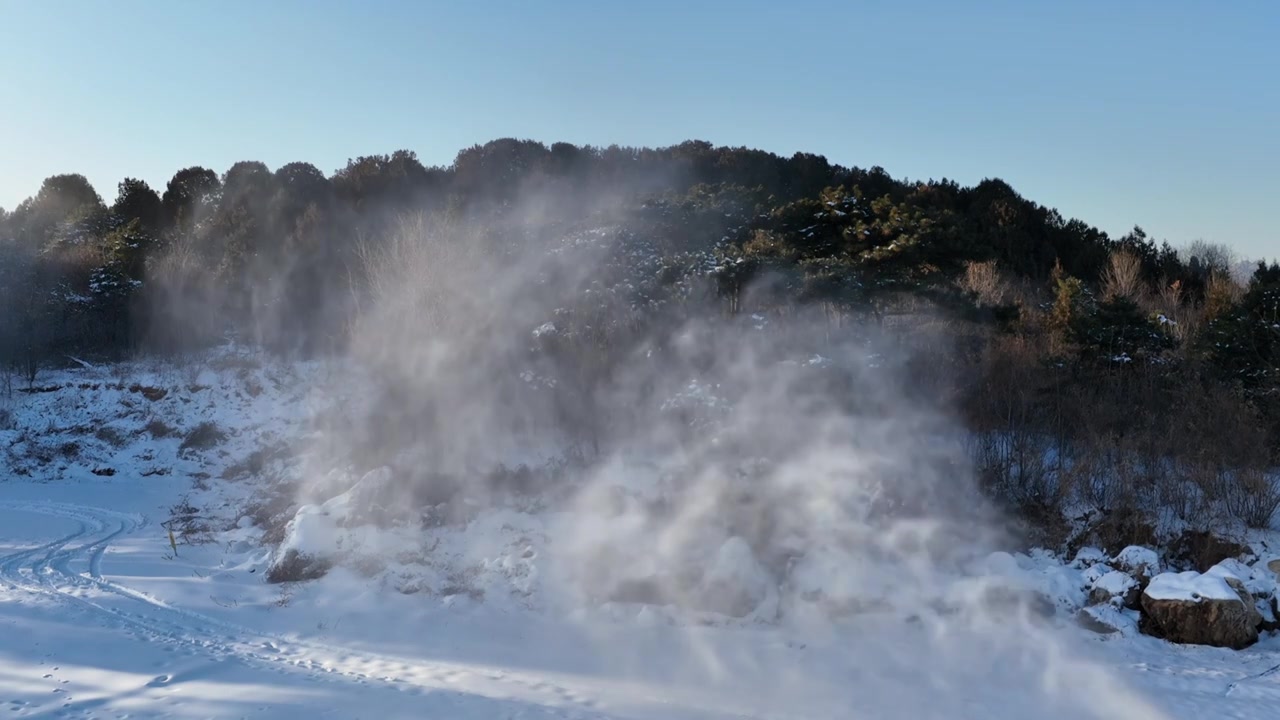 北京昌平区十三陵水库野营人工造雪慢镜头视频素材