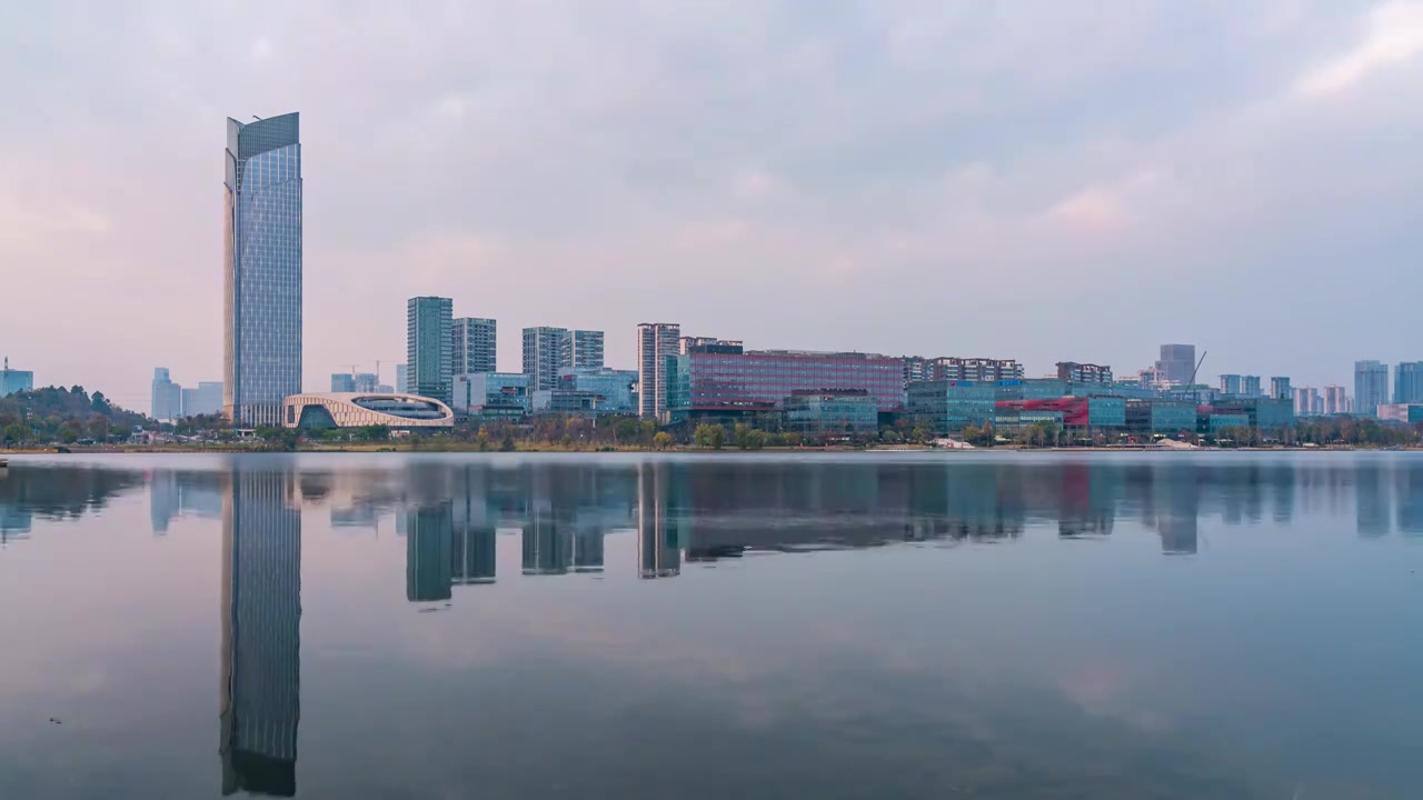 8K60帧成都兴隆湖畔建筑日转夜延时视频素材