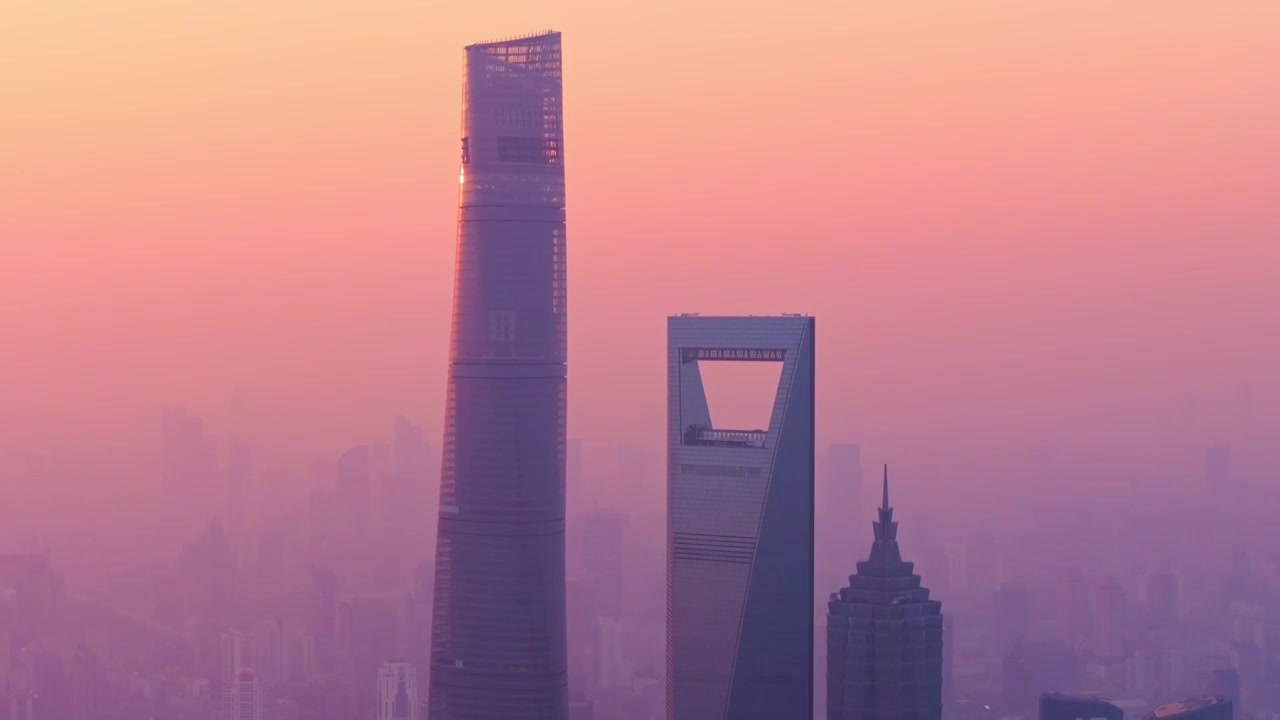 航拍上海陆家嘴东方明珠城市夜景视频素材