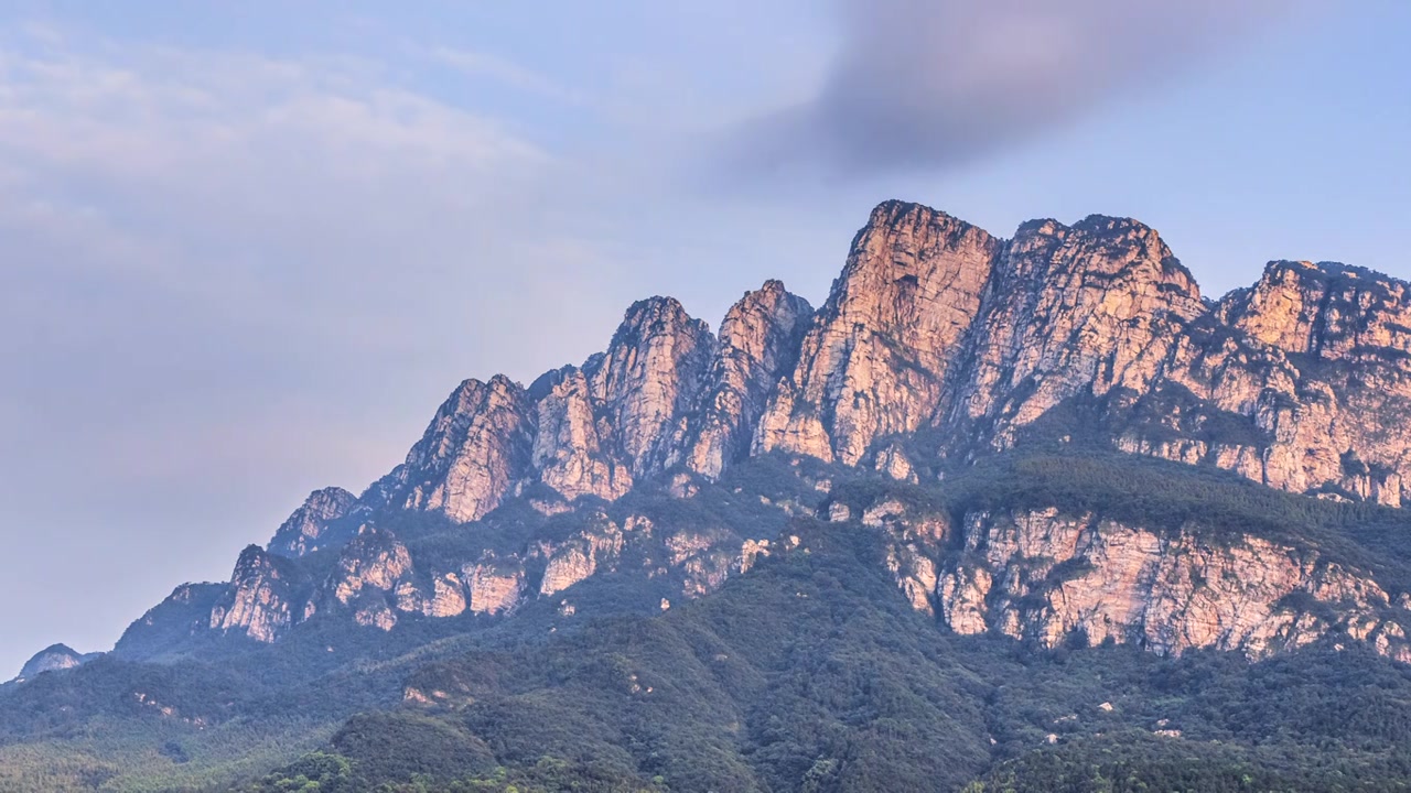 庐山五老峰清晨日照特写延时视频素材