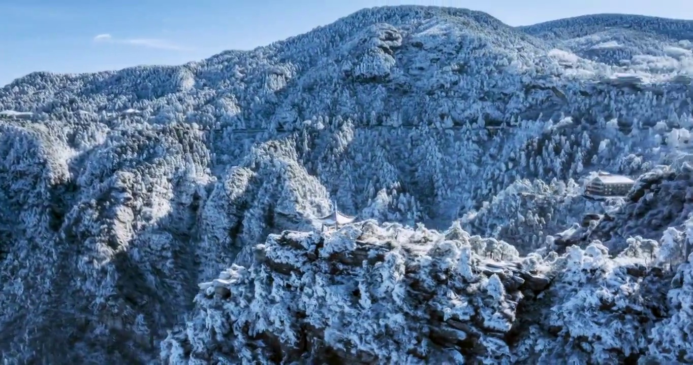 庐山观云亭雪景环绕航拍延时视频素材