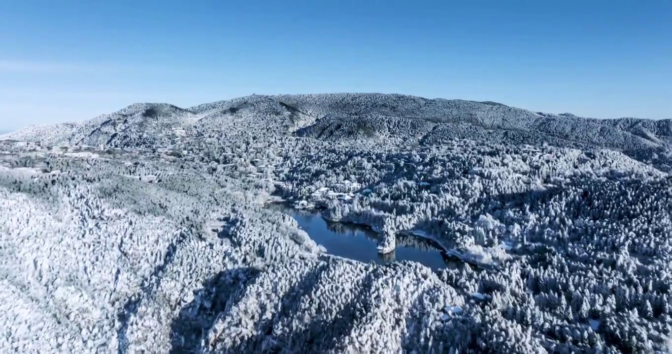 庐山如琴湖冬至雪后初霁航拍延时航拍延时视频素材