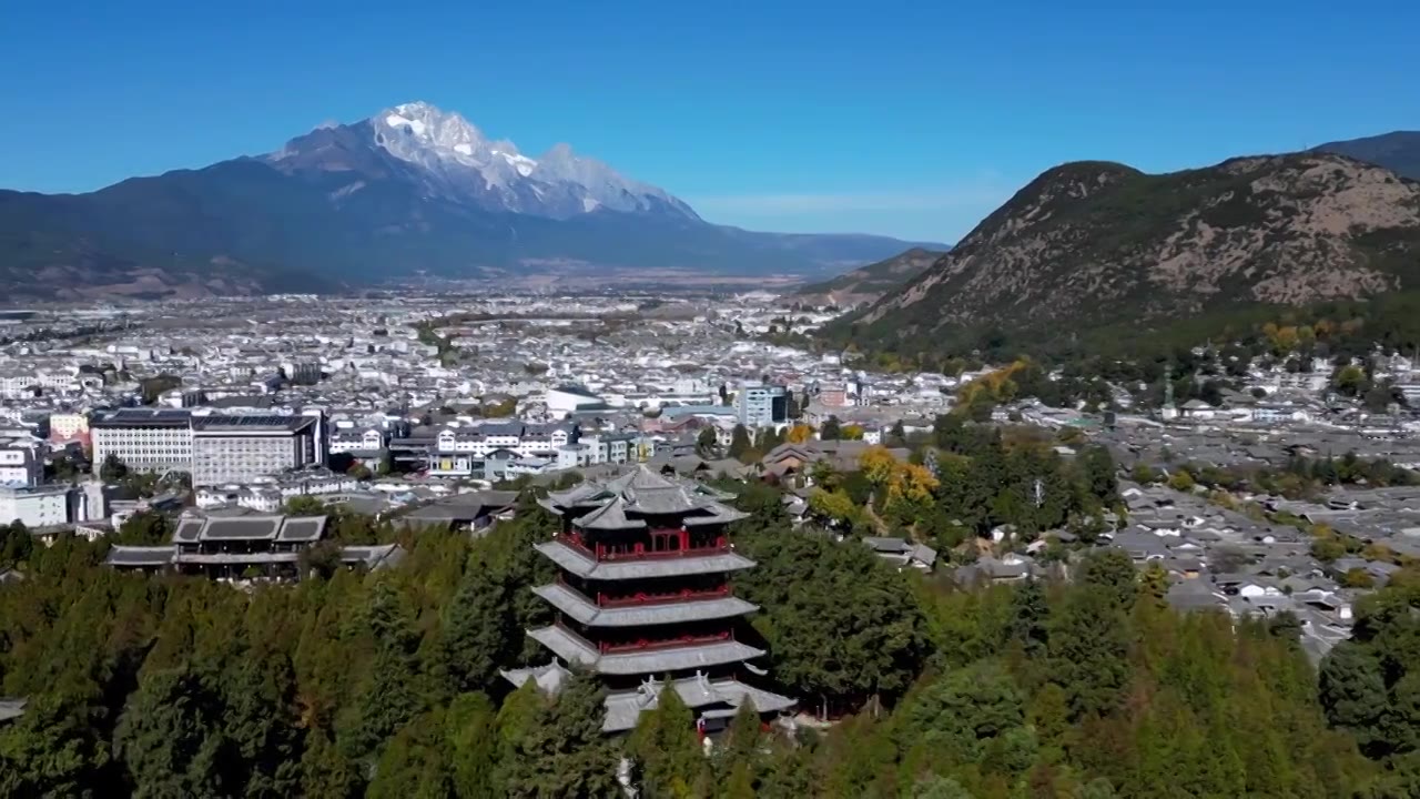 玉龙雪山丽江狮子山航拍视频素材