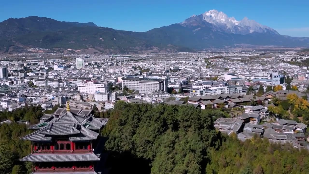 玉龙雪山丽江狮子山航拍视频素材