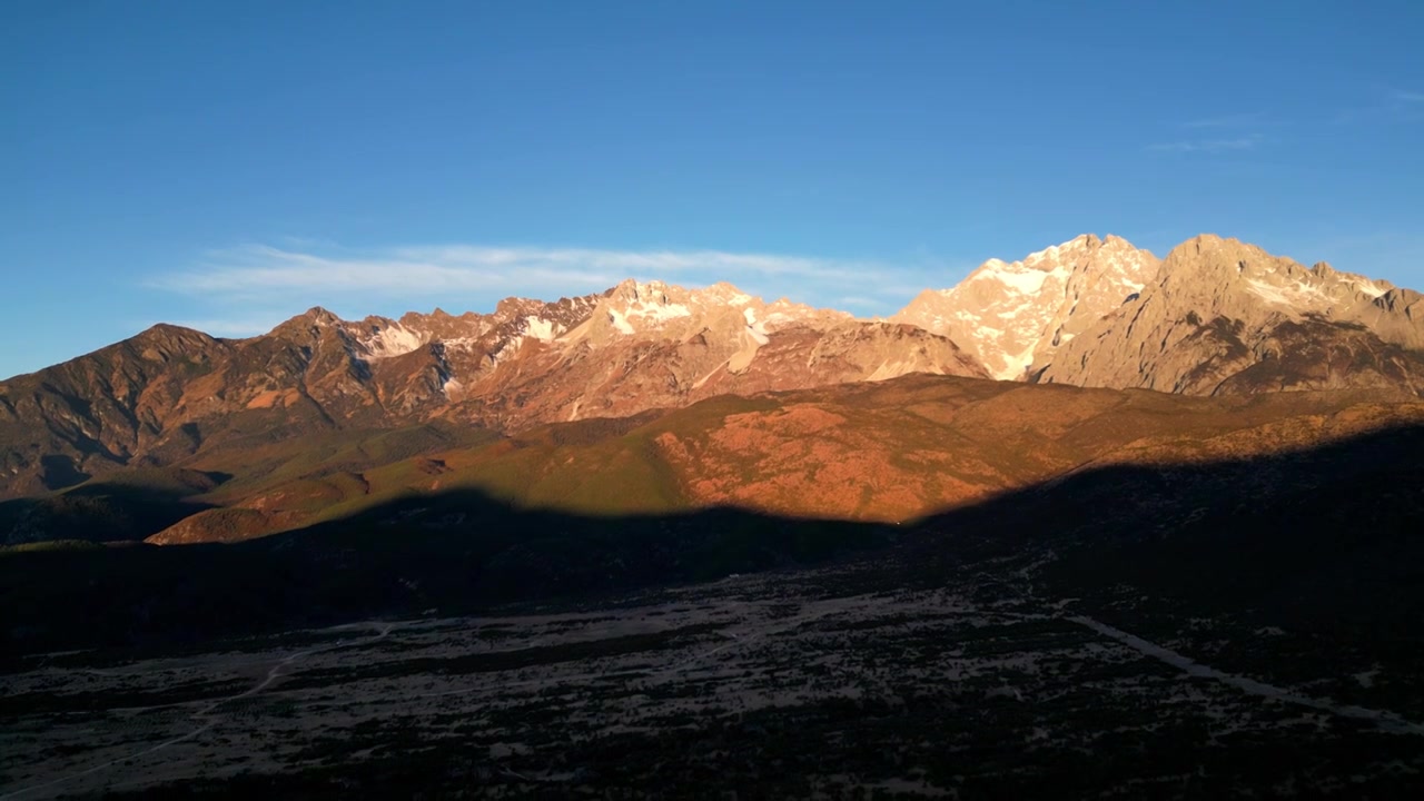 玉龙雪山日照金山视频素材