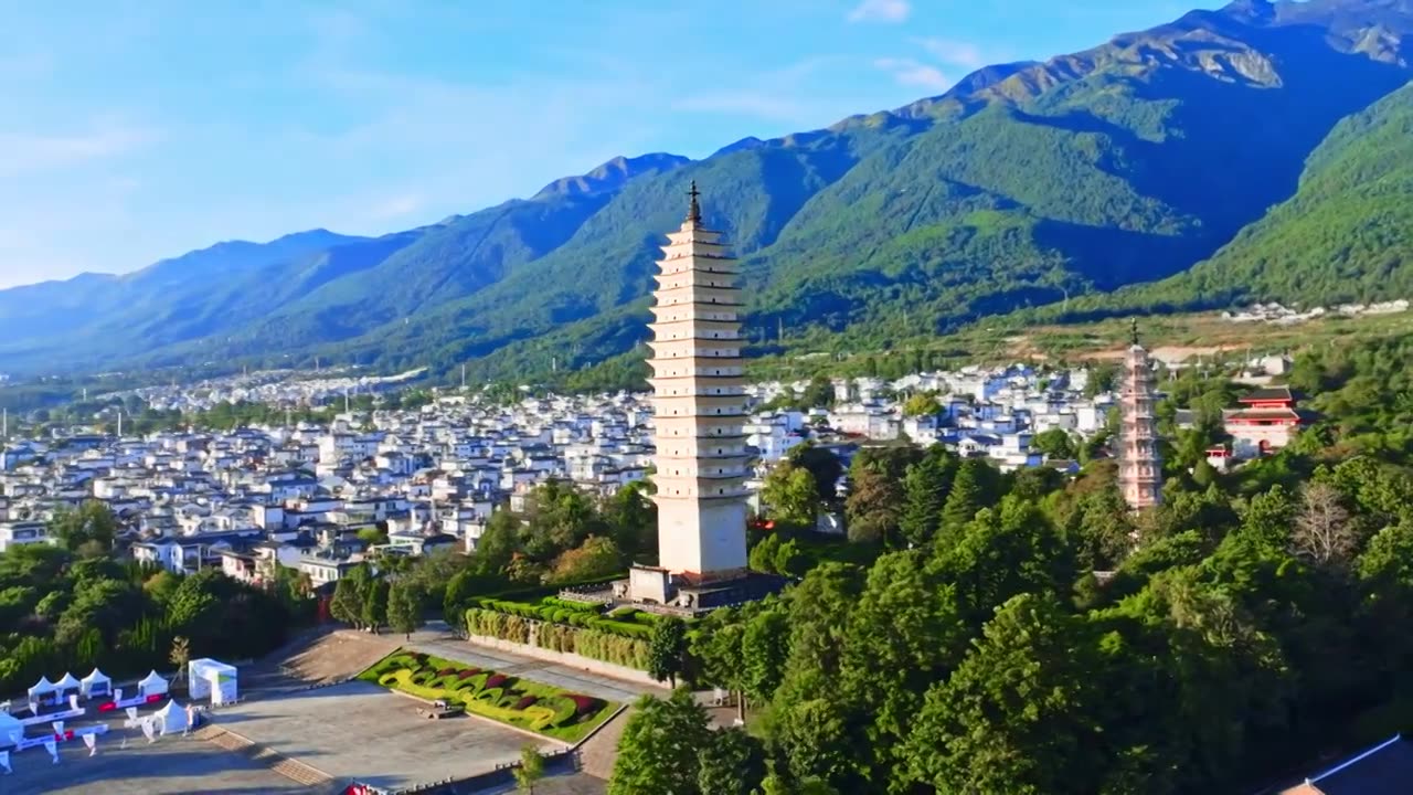 云南大理苍山应乐峰崇圣寺三塔旅游区航拍视频素材