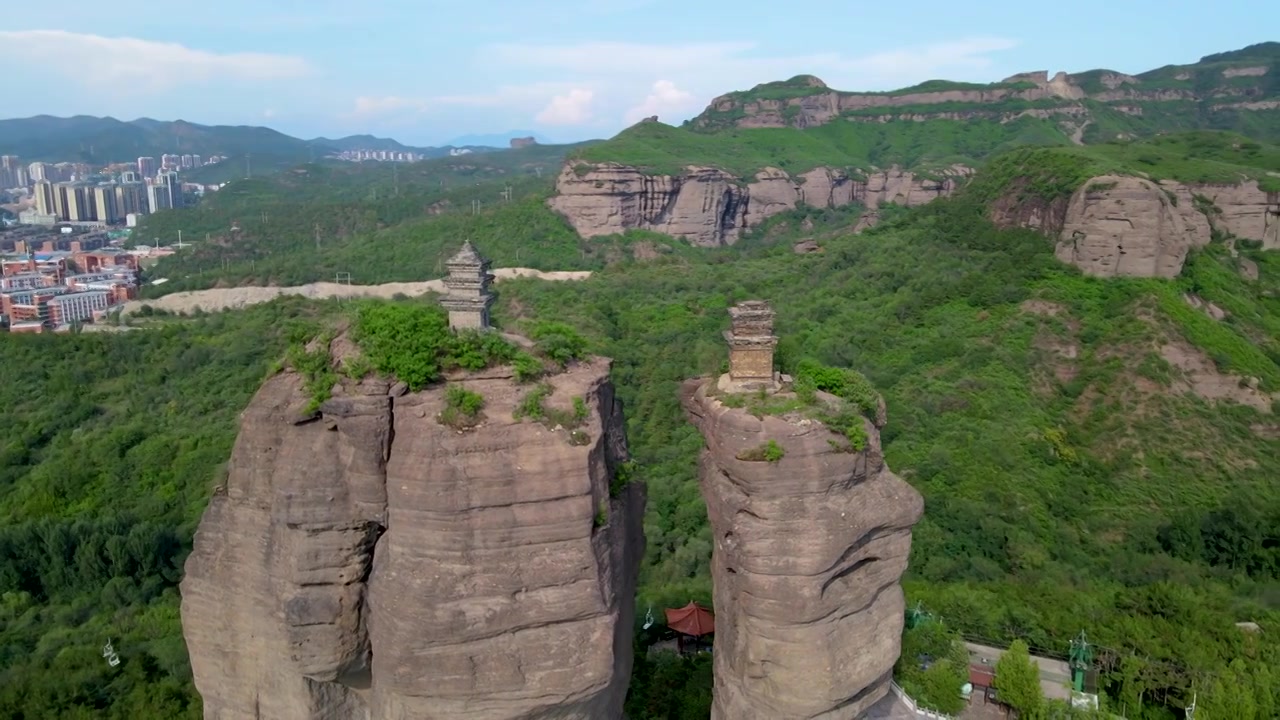 中国河北承德市 双塔山 夏天晴天风景航拍4k视频视频素材