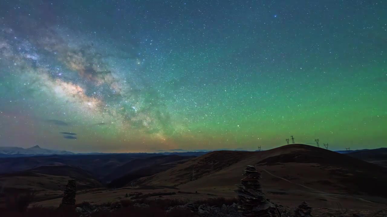 甘孜州高尔寺山黑石城银河星空视频下载