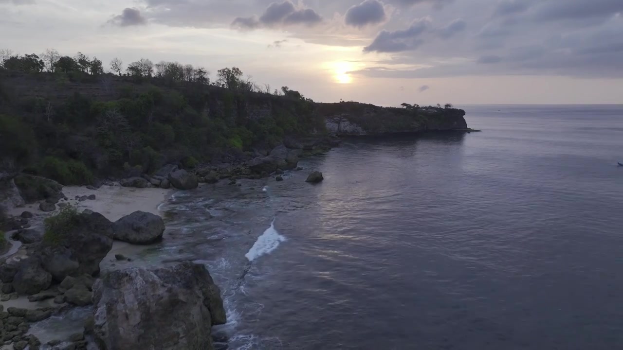 HDR印尼巴厘岛悬崖日落自然风光航拍视频素材