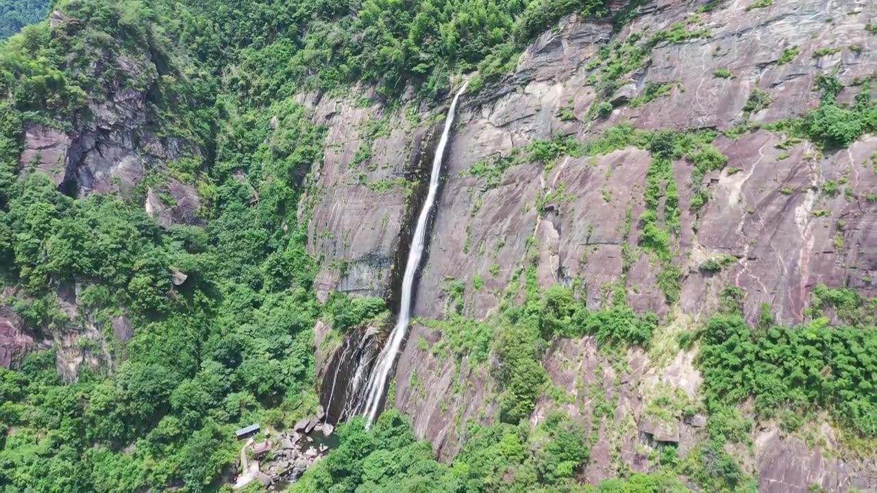 庐山秀峰瀑布慢速航拍视频视频素材