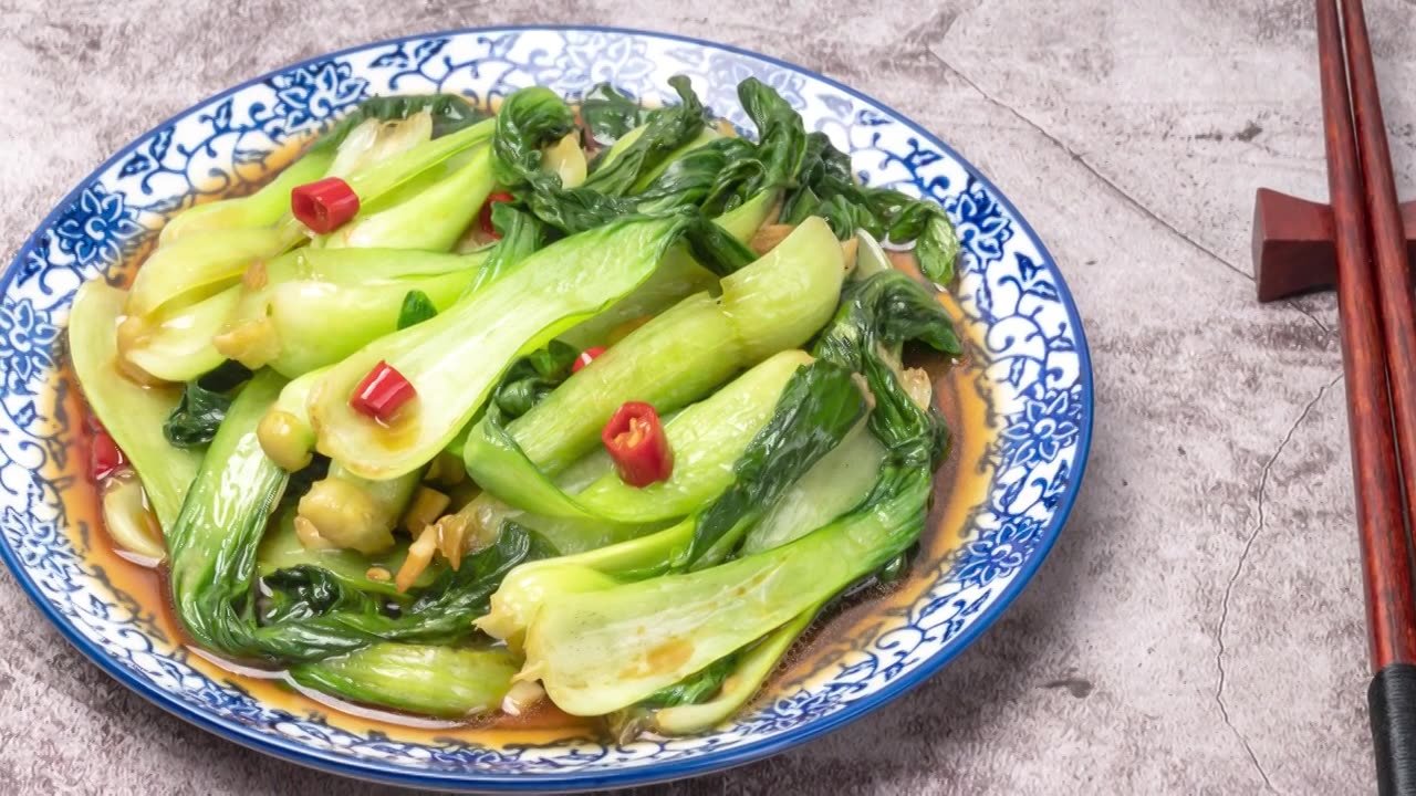 餐饮美食，素炒上海青4k滑轨镜头视频素材