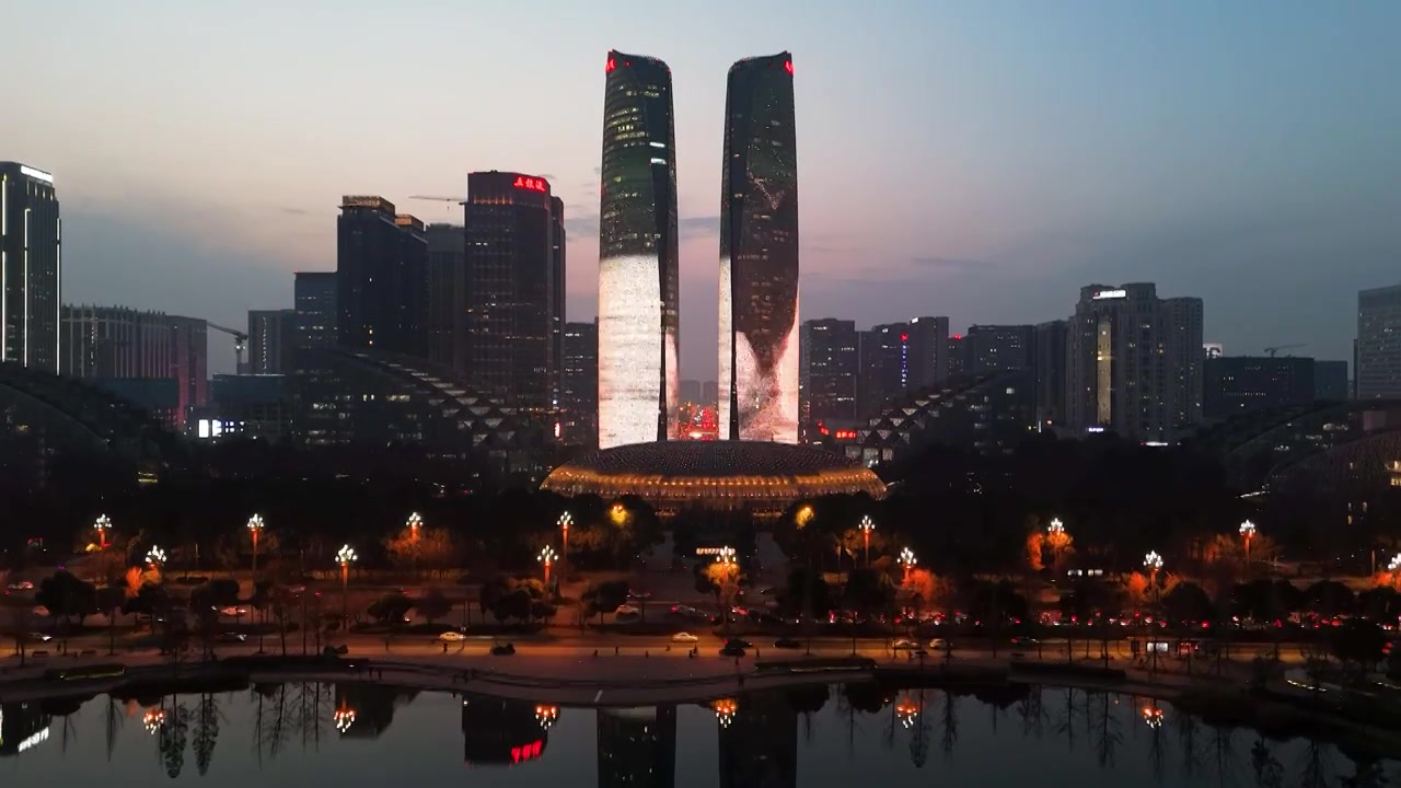 航拍成都高新区金融城双子塔城市夜景视频素材