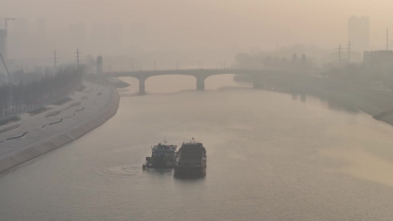 周口沙颍河河道清淤船视频素材