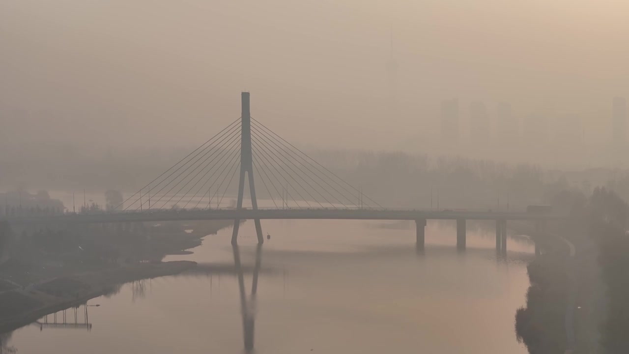 周口沙颍河大庆路晨雾日出视频素材