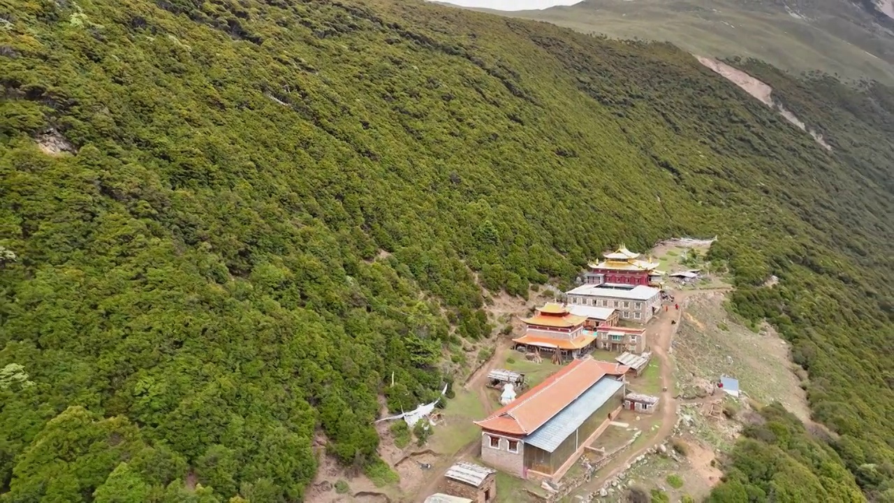 航拍四川甘孜子梅村老贡嘎寺视频素材