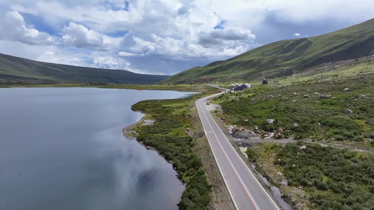 航拍四川甘孜白玉县甘白路旅游公路海子风光视频素材