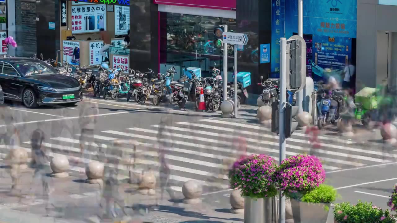 【正版素材】深圳福田华强北振兴路人行道视频素材