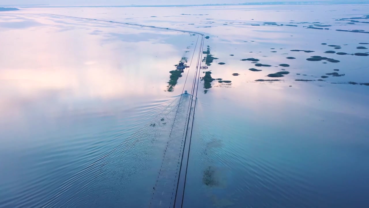 4K江西永修吴城最美水上公路视频素材