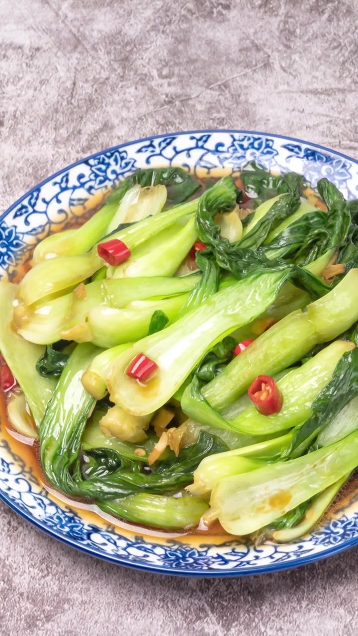 餐饮美食，素炒上海青4k滑轨镜头视频素材