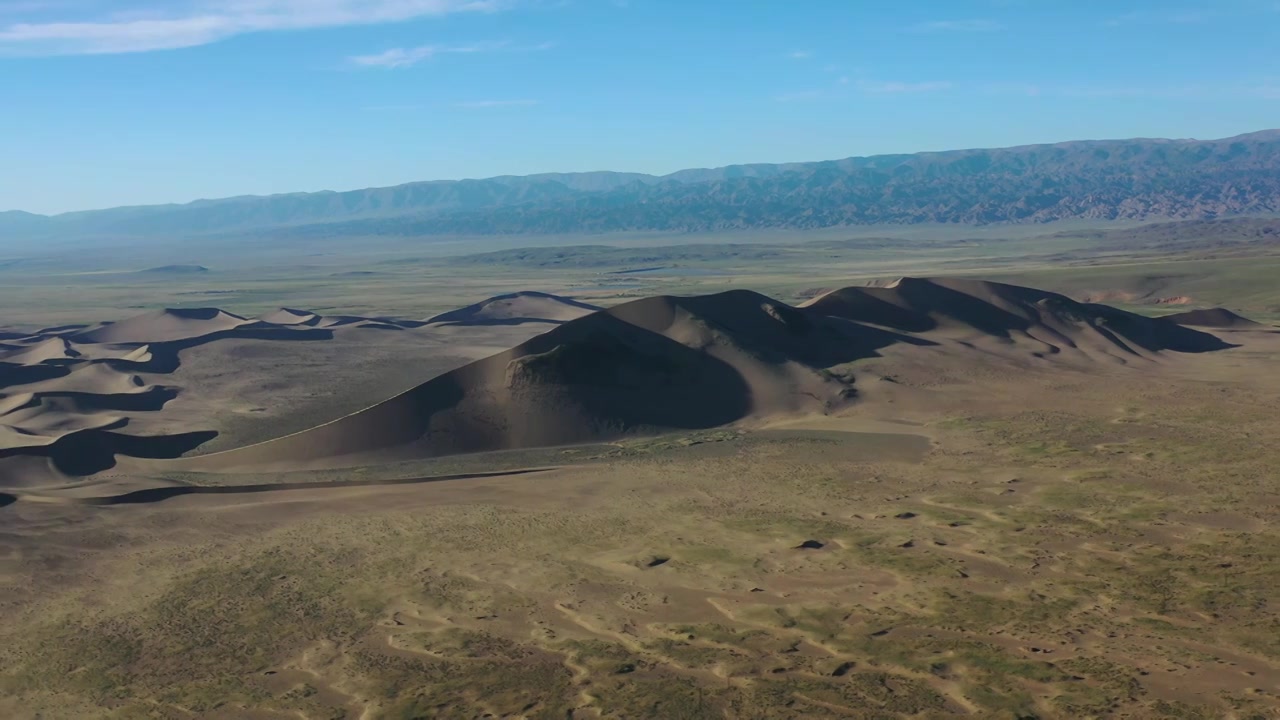 原创 新疆哈密东天山鸣沙山自然风光航拍视频素材