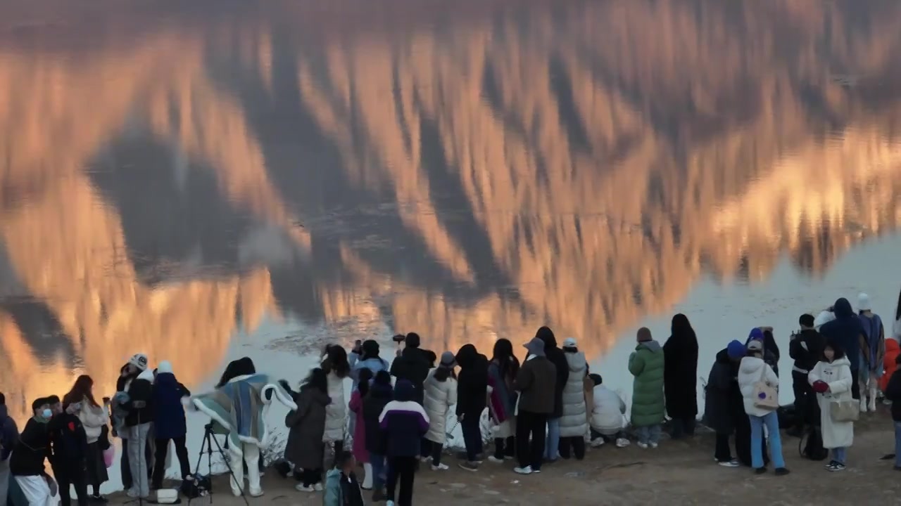 丽江玉龙雪山日照金山视频素材