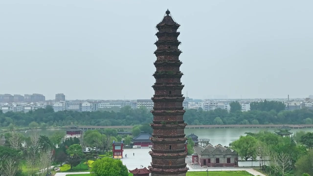 航拍开封铁塔公园 开宝寺塔视频素材