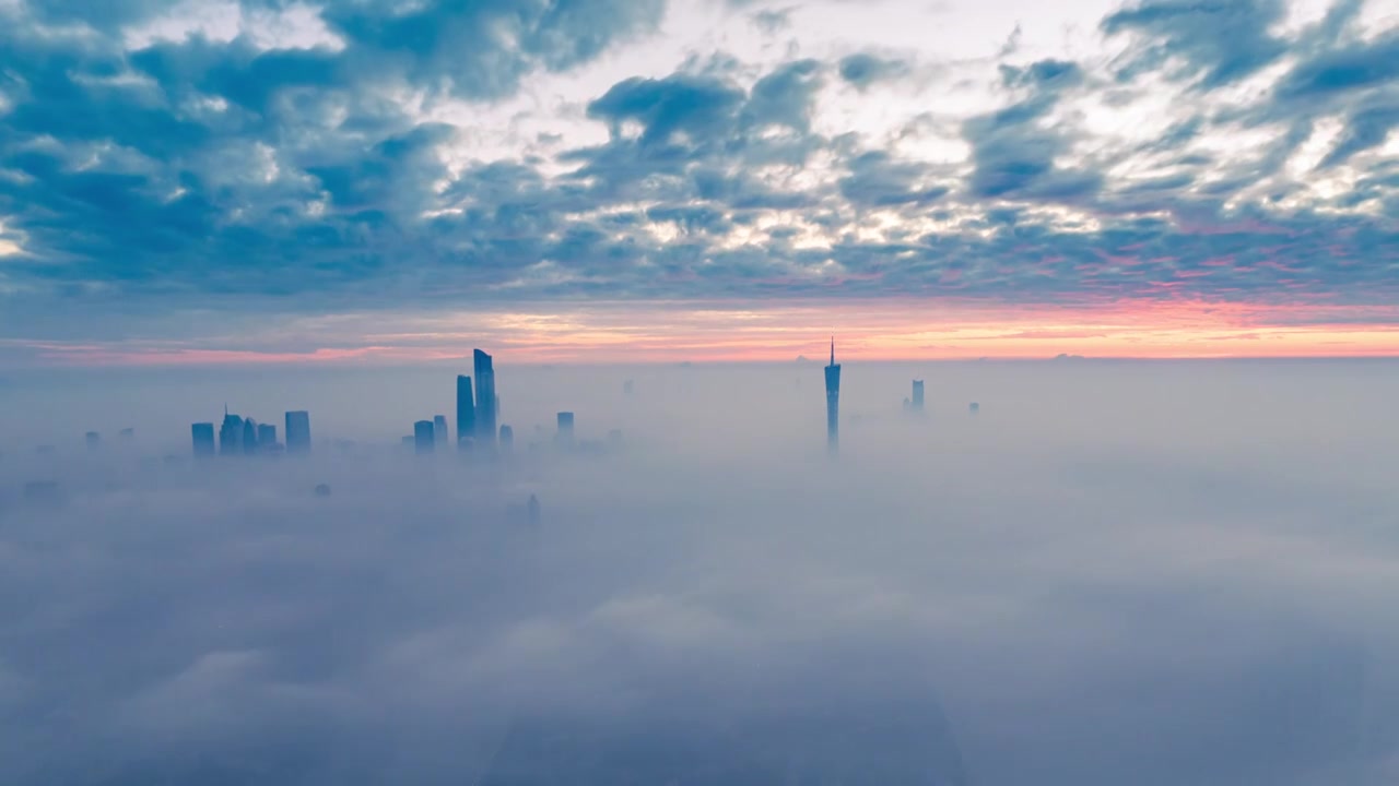 广东省广州塔日出云海航拍城市全景视频素材