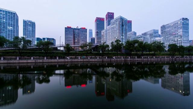 通惠河公园的夜景视频素材