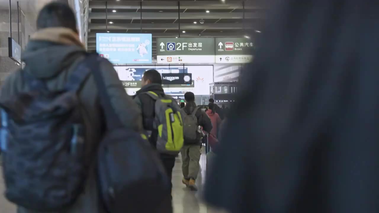 春运过年春节人流高铁站乘客上海虹桥火车站视频素材