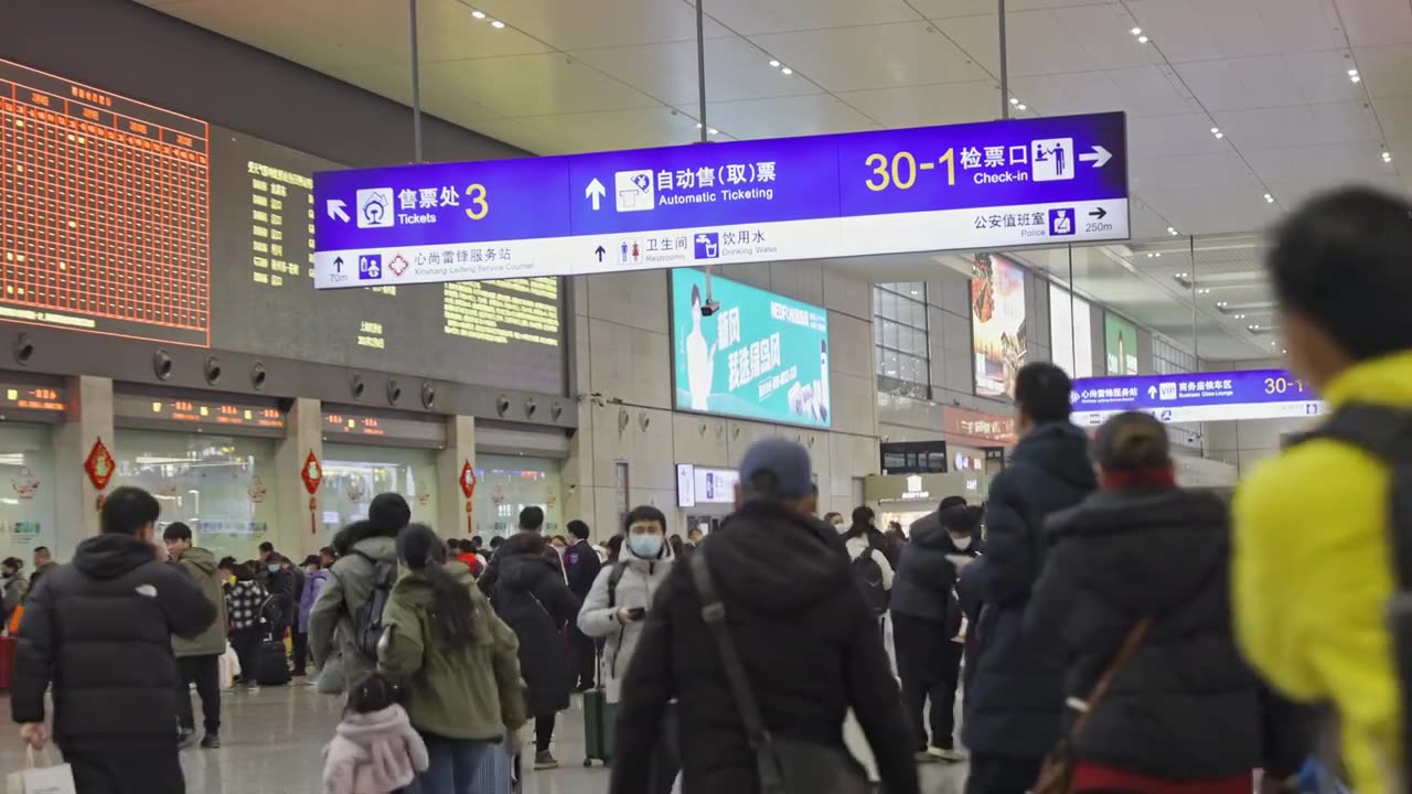 春运过年春节人流高铁站乘客上海虹桥火车站视频素材